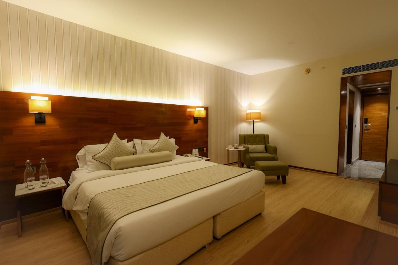 The Orchid Hotel Hinjewadi Pune Exterior foto A room at the hotel