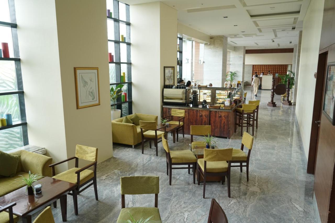 The Orchid Hotel Hinjewadi Pune Exterior foto The lobby of the hotel
