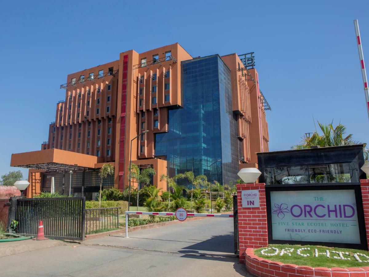 The Orchid Hotel Hinjewadi Pune Exterior foto Orchid Hospital