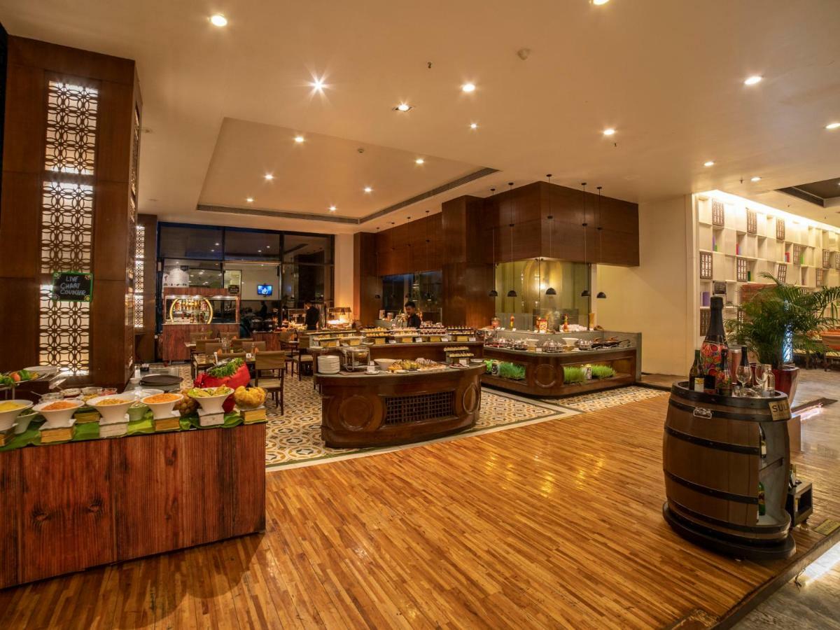The Orchid Hotel Hinjewadi Pune Exterior foto The buffet at the hotel