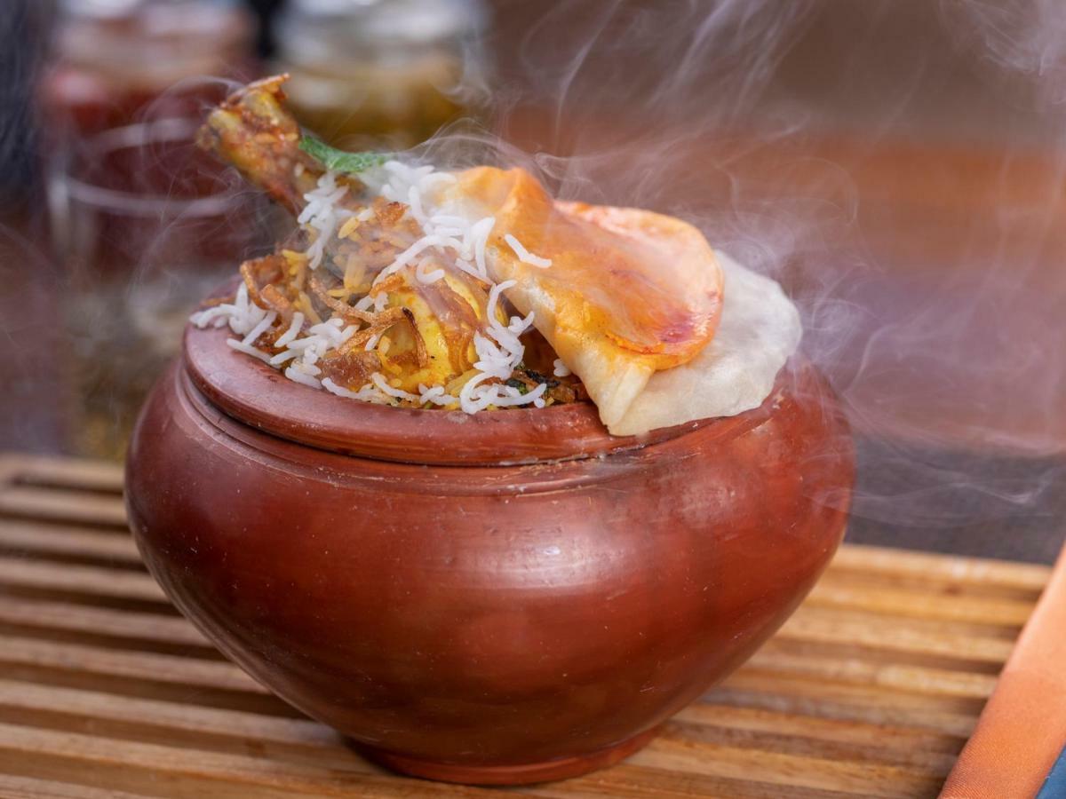 The Orchid Hotel Hinjewadi Pune Exterior foto Hyderabadi biryani