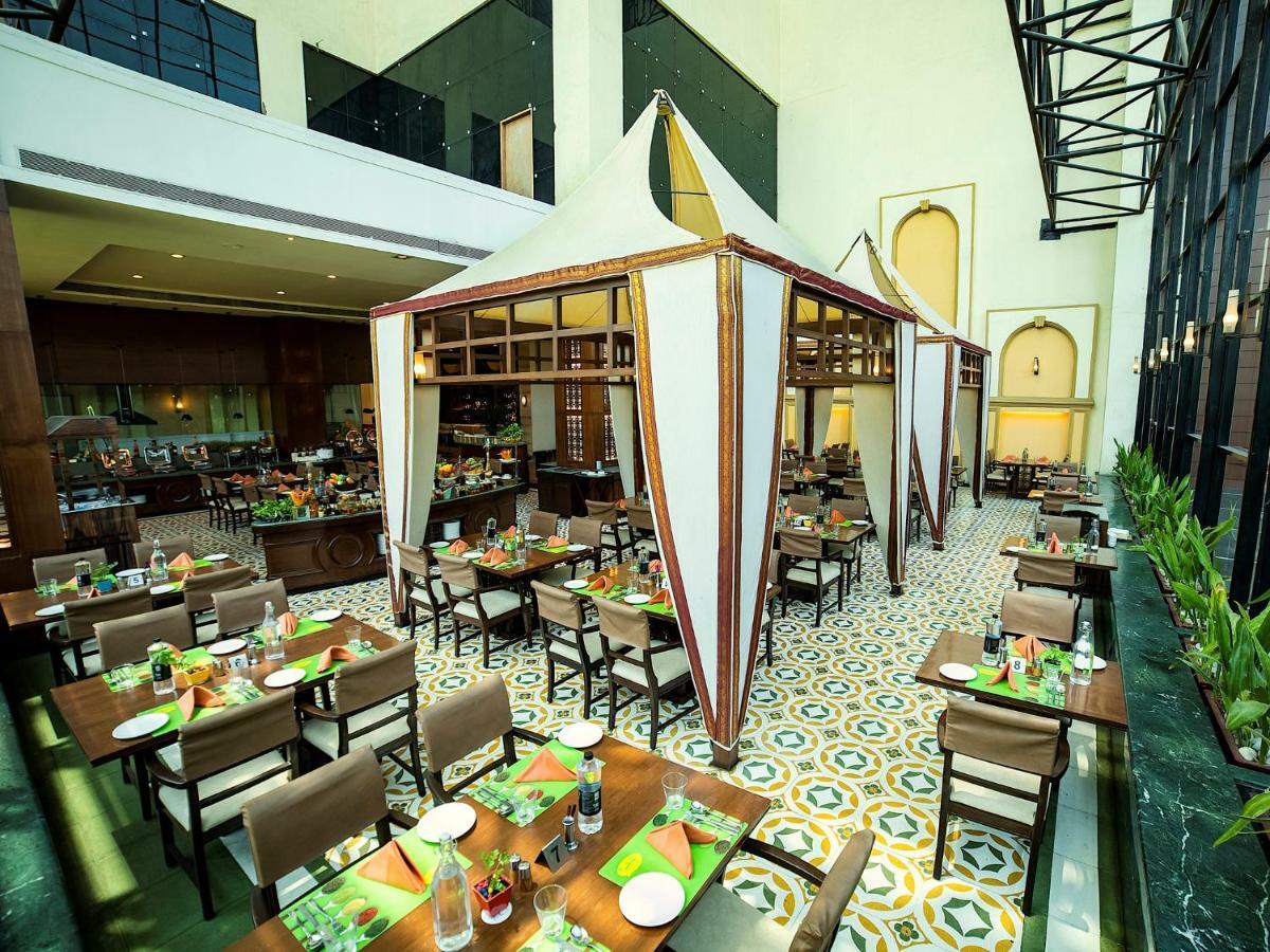The Orchid Hotel Hinjewadi Pune Exterior foto The restaurant